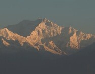 ঝকঝকে আকাশ দার্জিলিঙে, দেখা মিলল কাঞ্চনজঙ্ঘার 