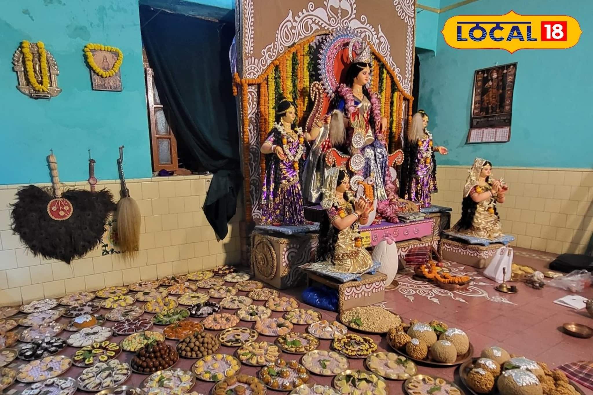 ১০৮ রকমের মিষ্টি, ১৫ কেজির কদমা, ৫৬ রকমের ভোগ! জানুন 'এই' লক্ষ্মীপুজোর নিবেদনের তালিকা