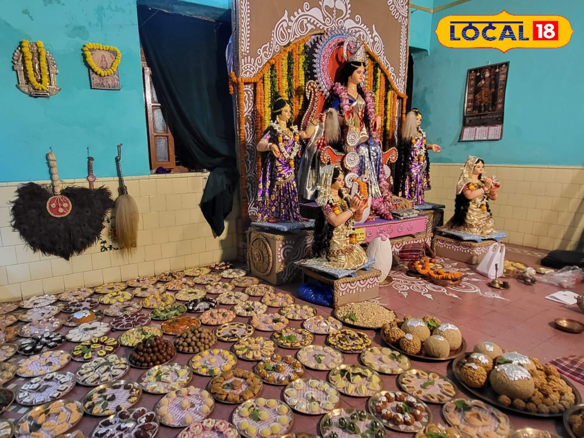 ১০৮ রকমের মিষ্টি, ১৫ কেজির কদমা, ৫৬ রকমের ভোগ! জানুন 'এই' লক্ষ্মীপুজোর নিবেদনের তালিকা