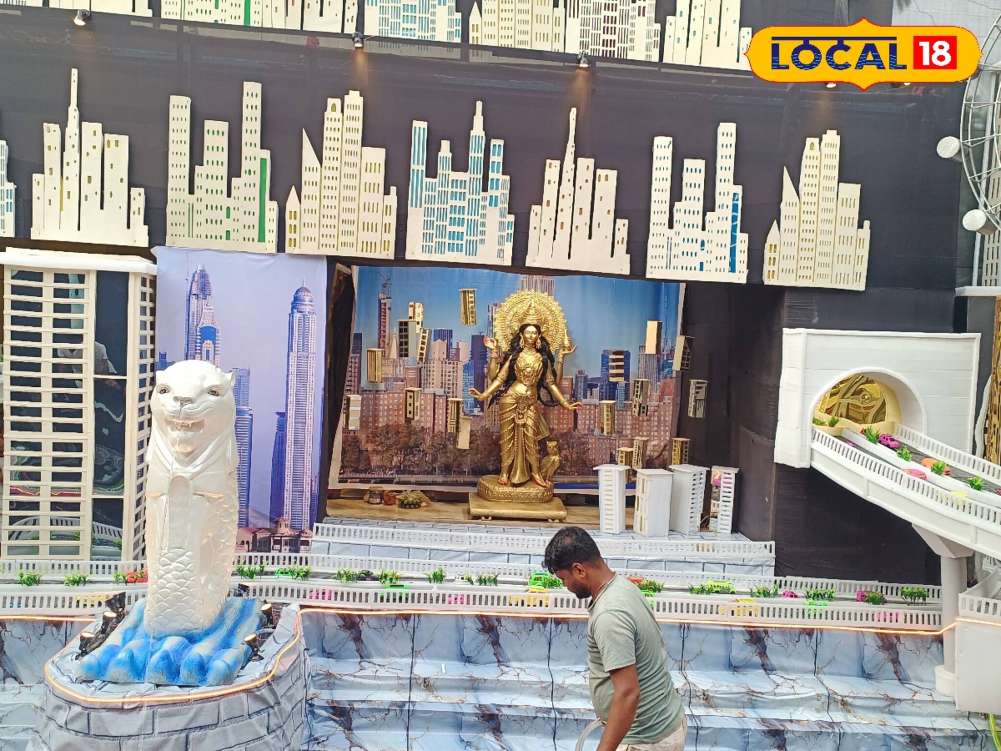 প্রয়াত সংগীত শিল্পী জুবিন গর্গকে শ্রদ্ধা জানাতে লক্ষ্মীপুজোর মণ্ডপের থিম সিঙ্গাপুর