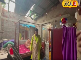 কয়েক মিনিটের ঝড়ে লণ্ডভণ্ড বাড়িঘর