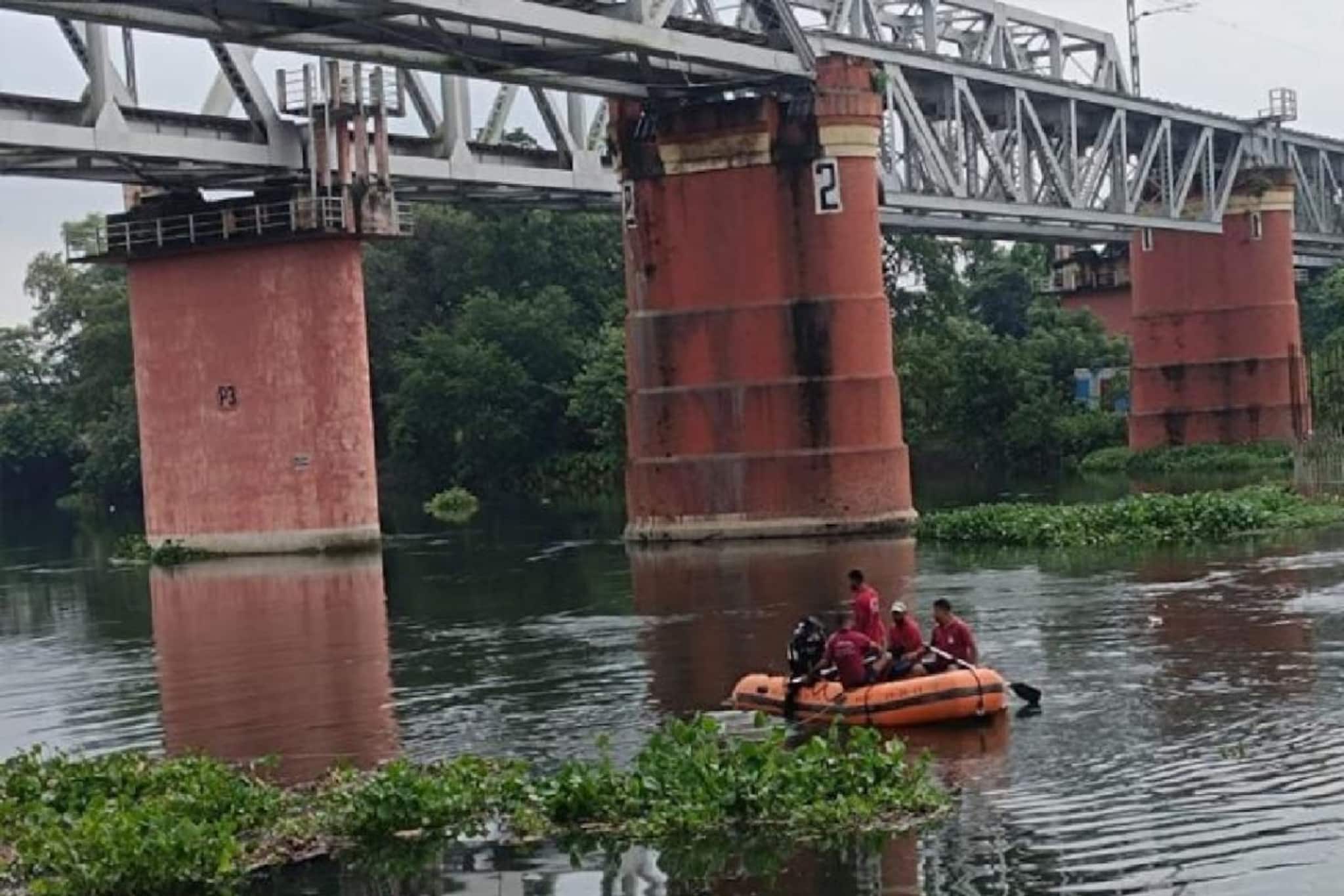 পাহাড়ি নদীতে সেলফি তুলতে গিয়ে সব শেষ! এ কী হল মুর্শিদাবাদের যুবকের...! শিউরে উঠবেন