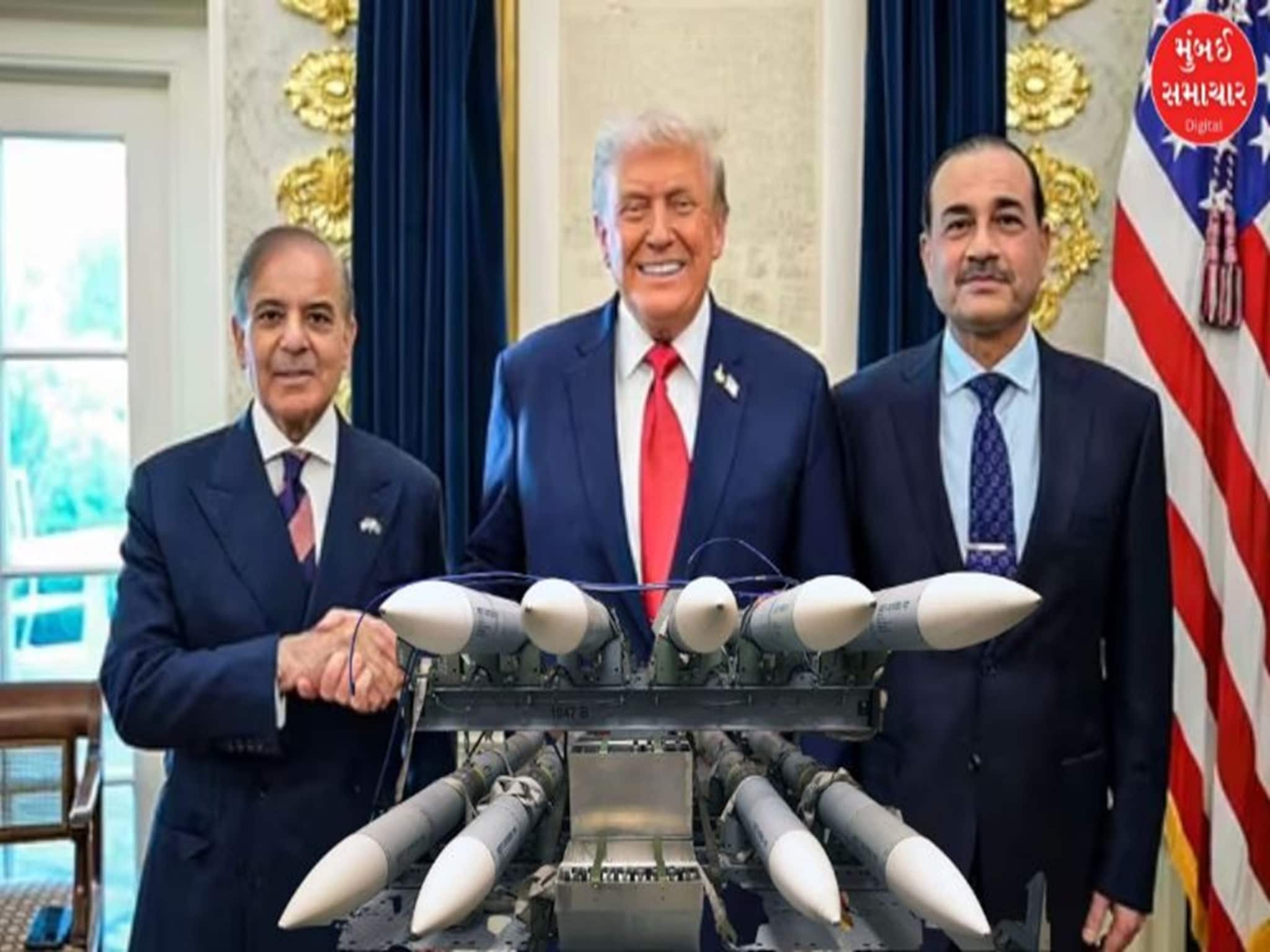 Pakistan America Relation: সর্বনাশ! ভারতের বিরুদ্ধে এবার সরাসরি অবস্থান আমেরিকার! পাকিস্তানকে কী এমন দিচ্ছেন ট্রাম্প, শুনে চমকে উঠবেন! এএমআরএএএম আসলে কী জানেন!