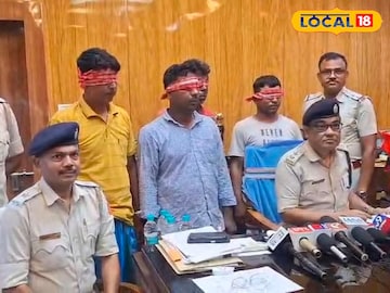 বহরমপুর থানায় চারজনকে গ্রেফতার করার পর সাংবাদিকদের মুখোমুখি পুলিশ 