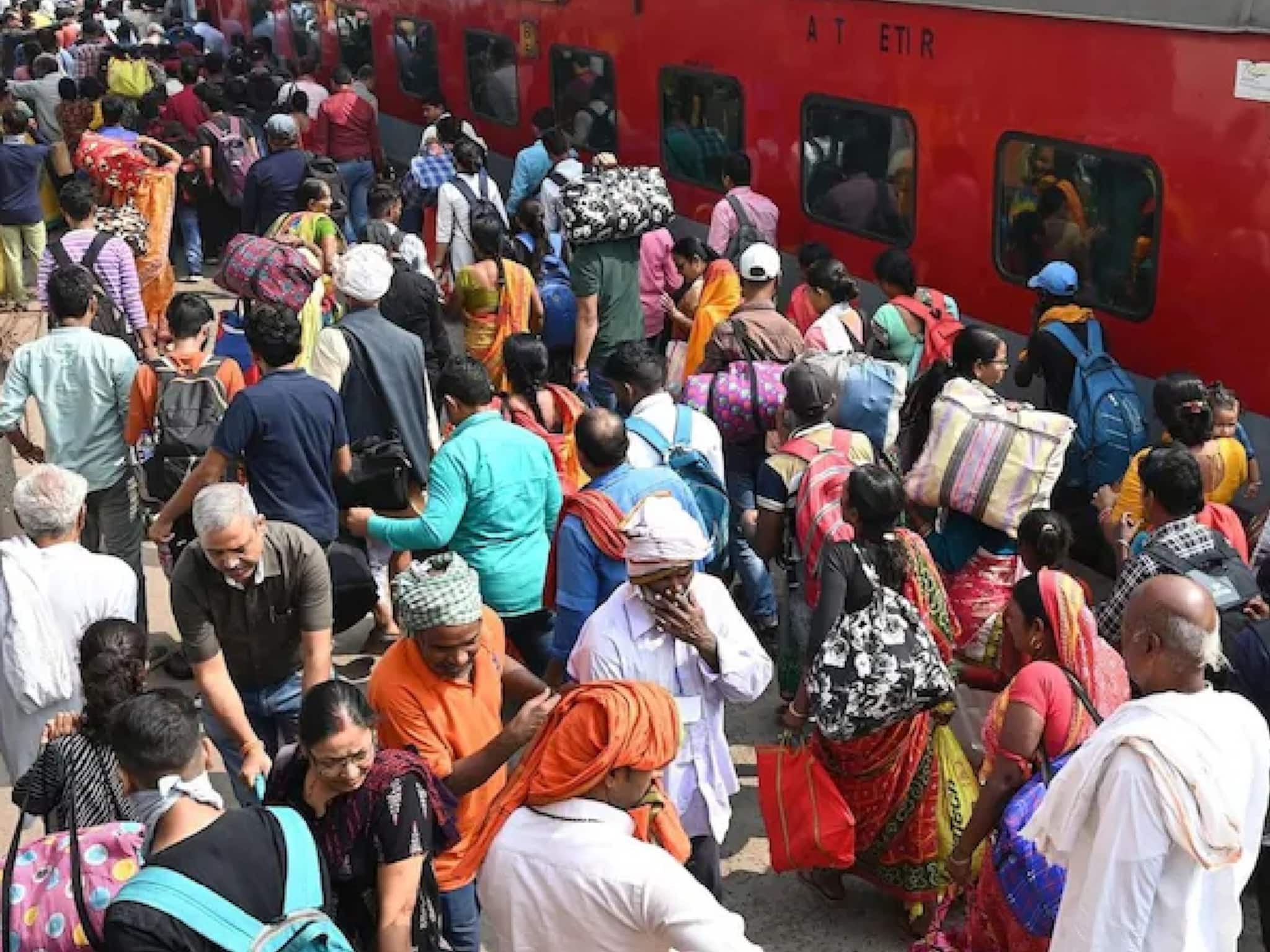 Rail Accident : দীপাবলির আগে মারাত্মক দুর্ঘটনা, বাড়ি ফেরা আর হল না! লাখ লাখ যাত্রীর নিরাপত্তা নিয়ে আবার প্রশ্নের মুখে রেল