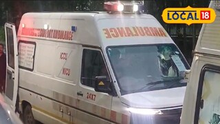 আহতকে নিয়ে যাওয়া হচ্ছে হাসপাতালে।