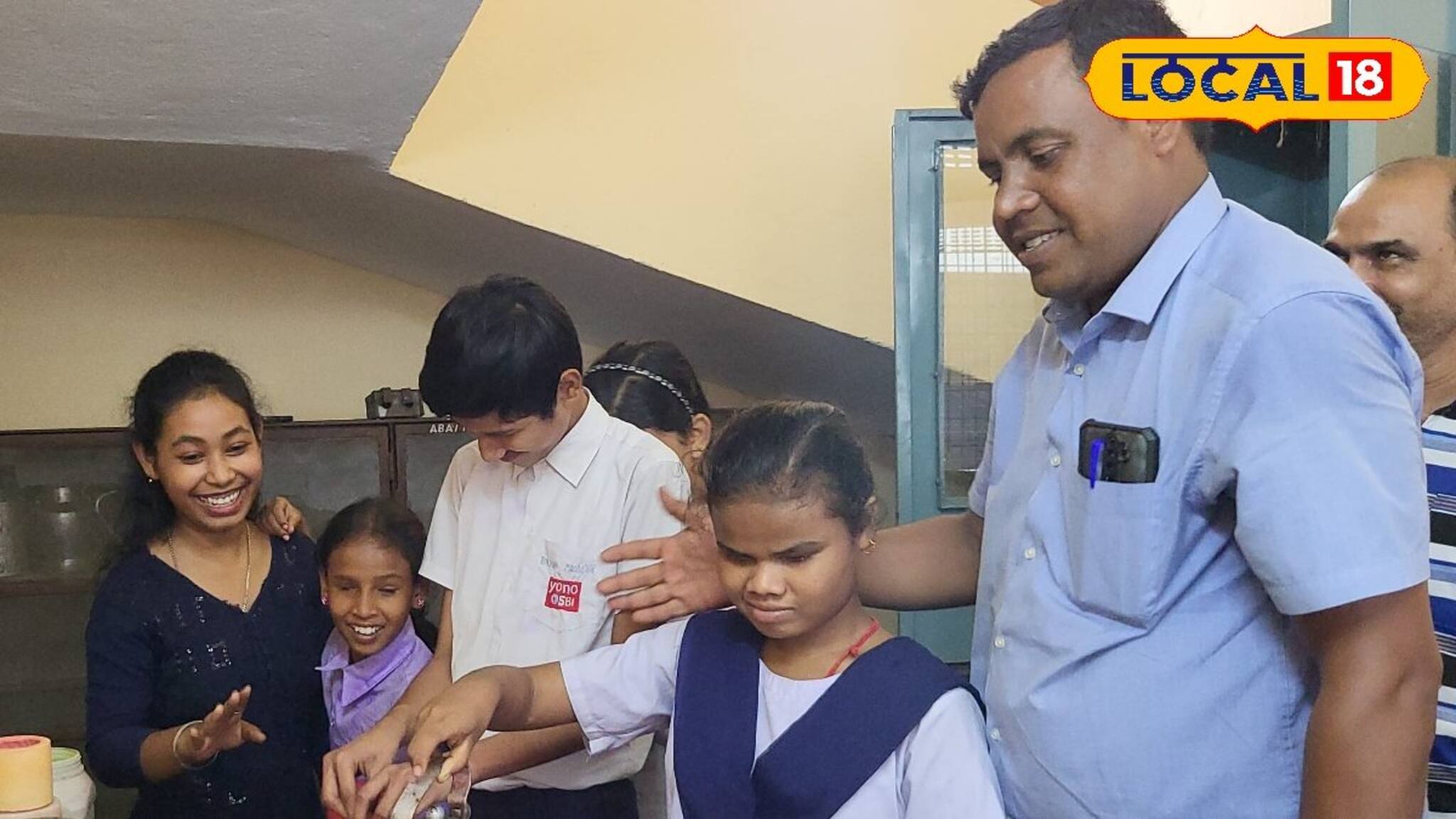 প্রতিবন্ধকতায় মাথা নিচু নয়, ইচ্ছেটাই আসল! দীপাবলির আগে কী করছে দেখুন ওরা