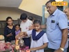 প্রতিবন্ধকতায় মাথা নিচু নয়, ইচ্ছেটাই আসল! দীপাবলির আগে কী করছে দেখুন ওরা