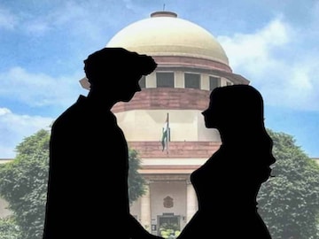 স্বামীকে লাট্টুর মতো ঘোরাবেন না! স্বামী-স্ত্রীর মামলায় ঐতিহাসিক পর্যবেক্ষণ সুপ্রিম কোর্টের স্বামীকে লাট্টুর মতো ঘোরাবেন না! স্বামী-স্ত্রীর মামলায় ঐতিহাসিক পর্যবেক্ষণ সুপ্রিম কোর্টের
