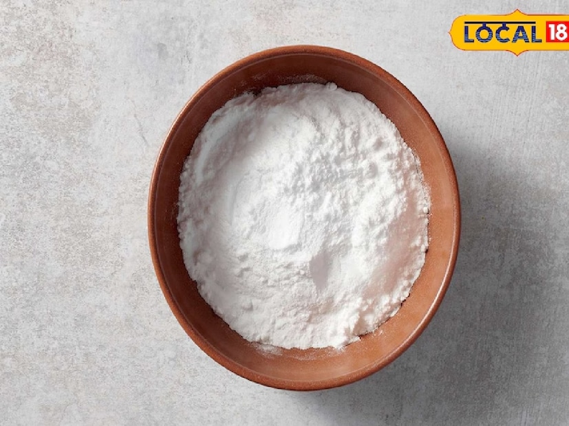 &#x1f376; ২. ভিনেগারের সাহায্যে পরিষ্কার করুনএক বালতি জলে কিছুটা ভিনেগার মিশিয়ে ট্যাঙ্কে ঢেলে দিন। ৫ মিনিট রেখে দিন। ভিনেগারের এসিড ট্যাঙ্কের দেওয়ালে জমে থাকা শ্যাওলা ও দাগ ঢিলে করে দেয়। এরপর জলটা ফেলে দিন আর ট্যাঙ্ক শুকিয়ে নিন।