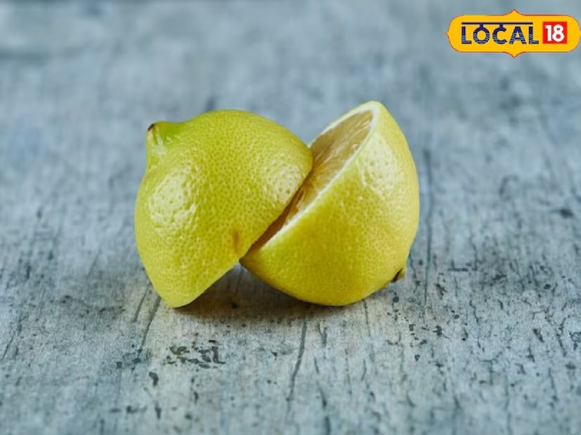 &#x1f34b; ৩. লেবুর রসেও দারুণ কাজ হয়লেবুর রসের সঙ্গে সামান্য লবণ গরম জলে মিশিয়ে কাপড়ে ভিজিয়ে ট্যাঙ্কের দেওয়ালে মুছুন। লেবুর অ্যাসিড ময়লা, দাগ, ও দুর্গন্ধ দূর করে ট্যাঙ্ককে চকচকে করে তোলে।