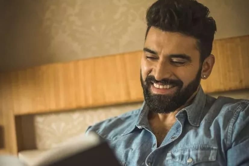 তিনি বেশিরভাগ ক্ষেত্রেই তার খলনায়ক চরিত্রের জন্য পরিচিতি পেয়েছেন। তিনি তার প্রতিটি চরিত্রের মাধ্যমে দর্শকদের মন জয় করেছেন। 