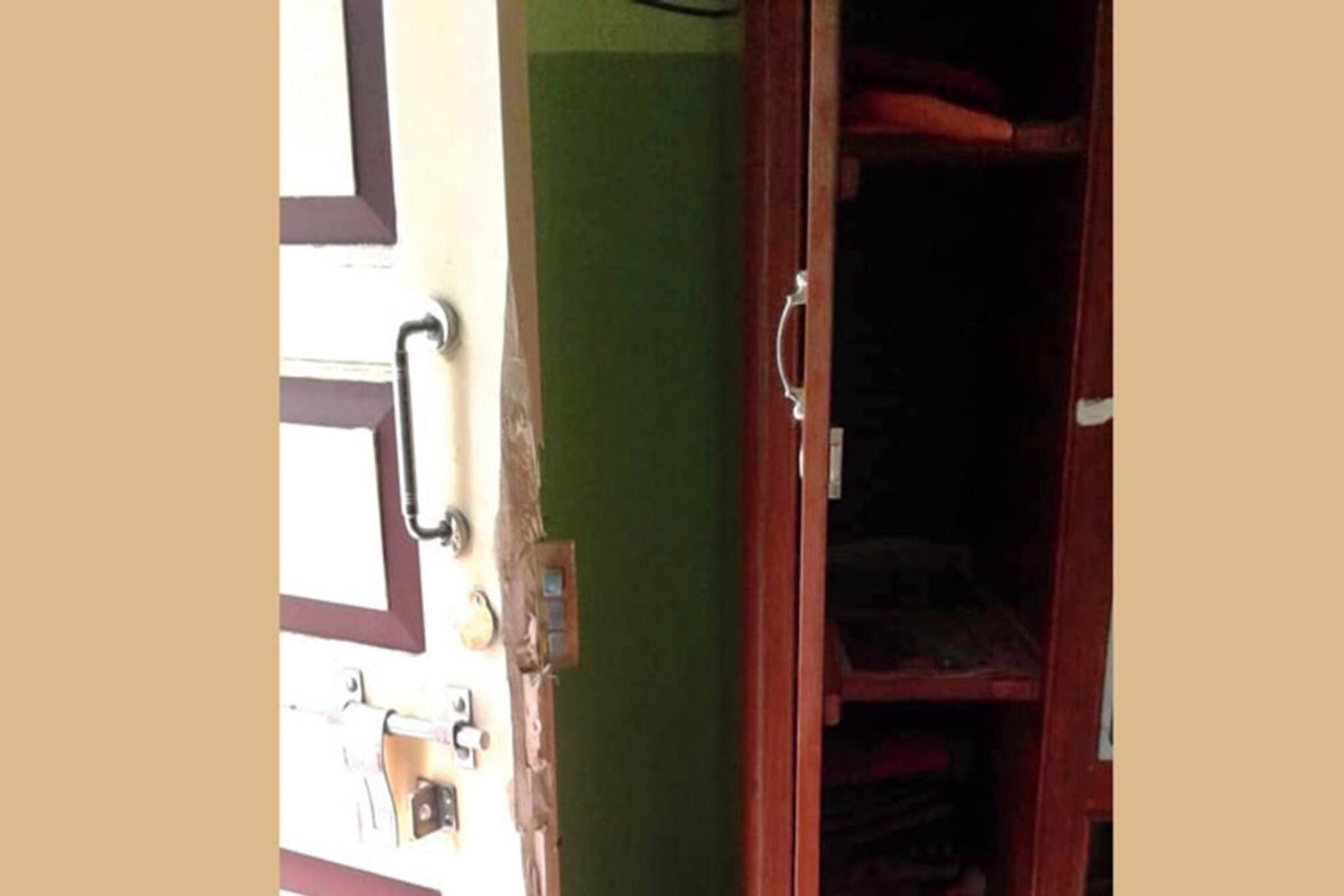 ছিল না কেউ, তৃণমূলের প্রাক্তন বিধায়কের বাড়িতে ঘটে গেল ভয়াবহ ঘটনা! মাথায় হাত সকলের