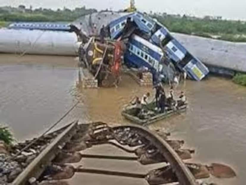  প্রবল বৃষ্টিপাতের জন্য উদ্ধারকাজ থমকে যায়। যতক্ষণে উদ্ধারকাজ শুরু হয় ততক্ষণে অনেক দেরি হয়ে গিয়েছে। ততক্ষণে অনেক মানুষের সলিলসমাধি ঘটে গিয়েছে। সরকারি সূত্রে মৃতের সংখ্যা ৩০০ হলেও স্থানীয়দের মতে মৃতের সংখ্যা ৮০০ ছাড়িয়ে গিয়েছে। রেলের সরকারি মতে ৫০০ রেলযাত্রীর মৃত্যুর খবর নিশ্চিত করা হয়।