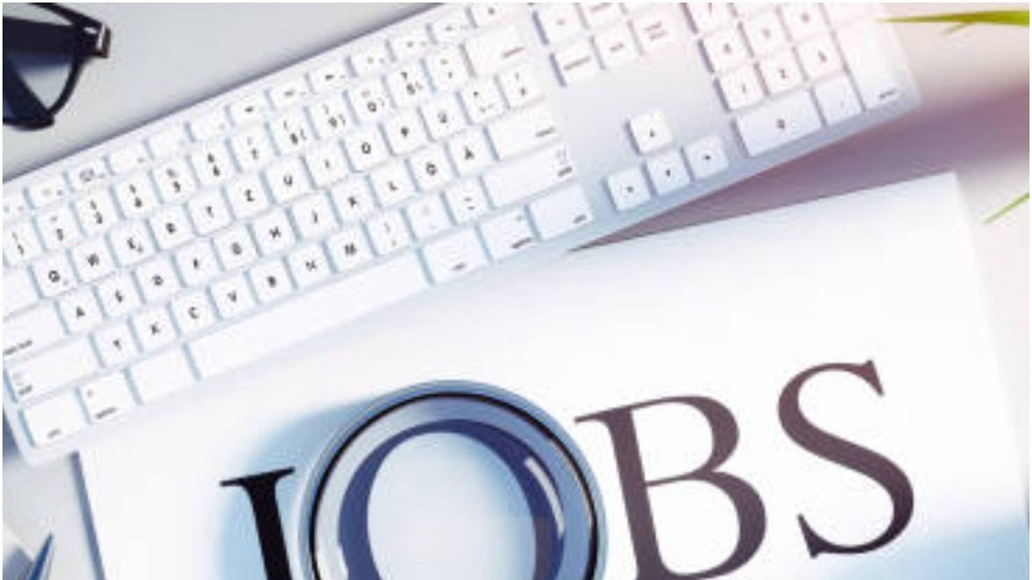 West Bengal Job Alert: মুর্শিদাবাদে স্বাস্থ্য দফতরে একাধিক পদে চাকরির সুযোগ! কীভাবে, কোথায় আবেদন করবেন? জানুন বিস্তারিত