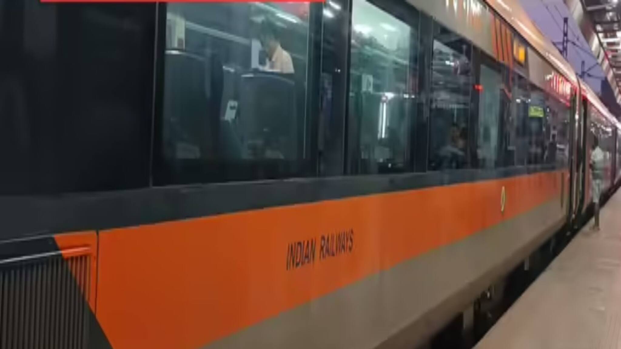 'আমি তিন রাত ঘুমায়নি...', ভোর ৫টায় বন্দে ভারত ট্রেনে চড়লেন যাত্রী, পরক্ষণেই শুরু হল চরম 'খেলা', কাঁপতে শুরু করল গোটা 'কোচ'!