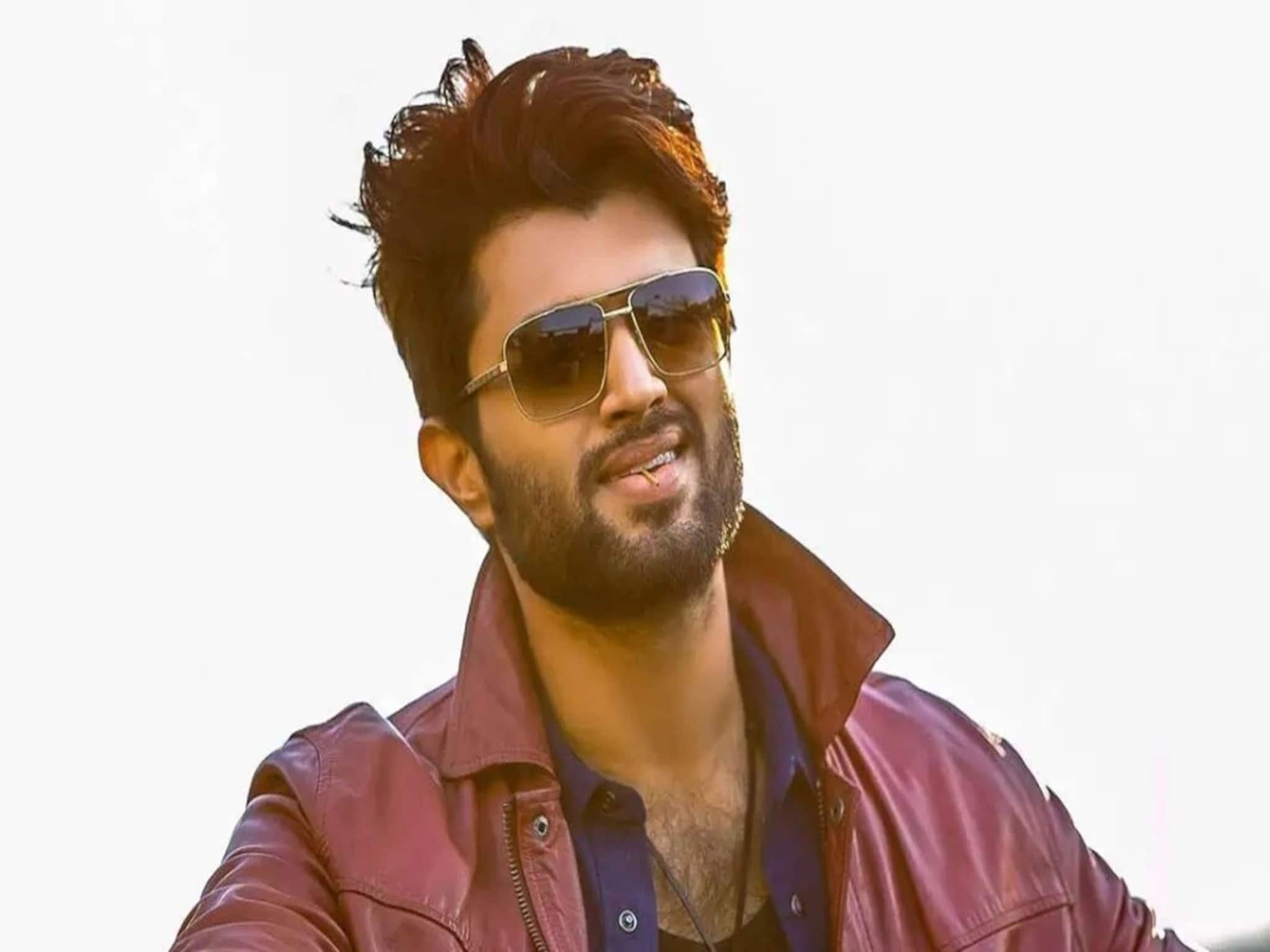 Vijay Devarakonda: দুর্ঘটনার পর কেমন আছেন নায়ক? বিজয় দেবেরকোন্ডার স্বাস্থ্য নিয়ে বড় আপডেট