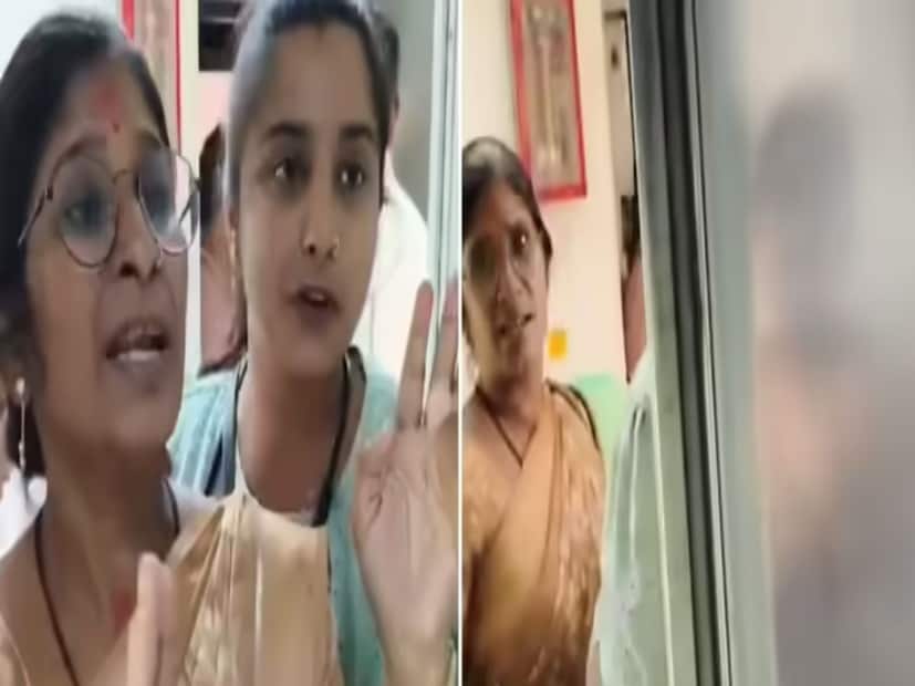 এ যেন 'চোরের মায়ের বড় গলা'! টিকিট না থাকা সত্ত্বেও রীতিমতো চেঁচাতে থাকেন ওই মহিলা। নিজেকে জাহির করতে গিয়ে এমনকি তিনি বলেন, 