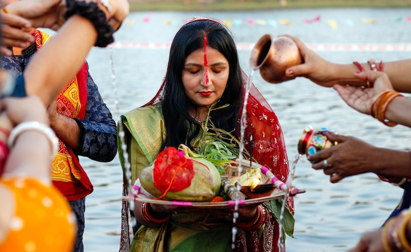 ছটপুজোর ছুটি : উল্লেখ্য যে এই বিশেষ উৎসবটি উত্তরপ্রদেশ, বিহার এবং ঝাড়খণ্ডে পালিত হয়। তাই, শুধুমাত্র এই রাজ্যগুলির কিছু শহরে ২৫ থেকে ২৮ অক্টোবর পর্যন্ত স্কুল বন্ধ থাকতে পারে।