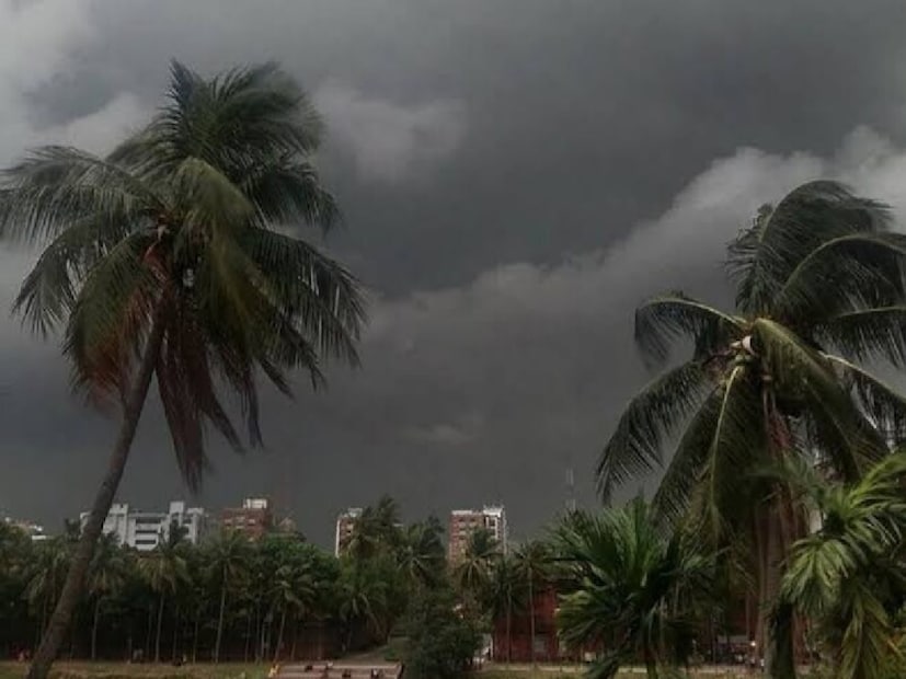 কলকাতার তাপমান-আজ সকালে সর্বনিম্ন তাপমাত্রা ২৬.২ ডিগ্রি সেলসিয়াস। যা স্বাভাবিক তাপমাত্রার থেকে ০.২ ডিগ্রি সেলসিয়াস বেশি। গতকাল বিকেলে দিনের সর্বোচ্চ তাপমাত্রা ছিল ৩২.৭ ডিগ্রি সেলসিয়াস। যা স্বাভাবিক তাপমাত্রার থেকে ০.৫ ডিগ্রি সেলসিয়াস কম। বাতাসে জলীয় বাষ্পের পরিমাণ আপেক্ষিক আর্দ্রতা ৬৯ থেকে ৯৭ শতাংশ। আগামী ২৪ ঘন্টায় শহরের তাপমাত্রা থাকবে ২৬ ডিগ্রি থেকে ৩০ ডিগ্রি সেলসিয়াস এর মধ্যে। বৃষ্টি হয়েছে ২.০ মিলিমিটার।