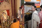 করলেন ভোগ রান্না..বাজালেন কাঁসরও! বাড়ির কালীপুজোয় অন্য রূপে মুখ্যমন্ত্রী মমতা