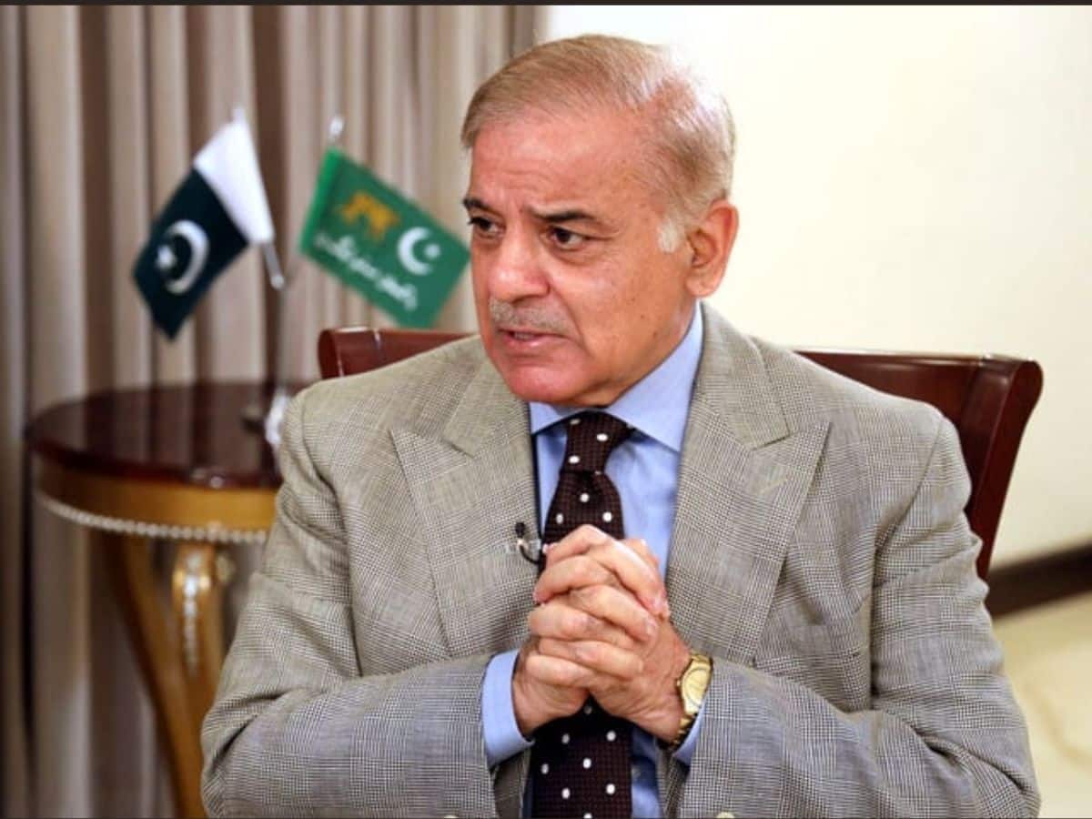 আসিফ আরও স্পষ্ট করে বলেন যে, পাকিস্তান ‘আফগান তালিবান শাসনব্যবস্থার উপর আর বিশ্বাস করতে পারছে না’। এই গভীর অবিশ্বাসের কারণেই ইসলামাবাদ এখন আফগান পক্ষ থেকে সংঘর্ষ বিরতি চুক্তির বিষয়ে 