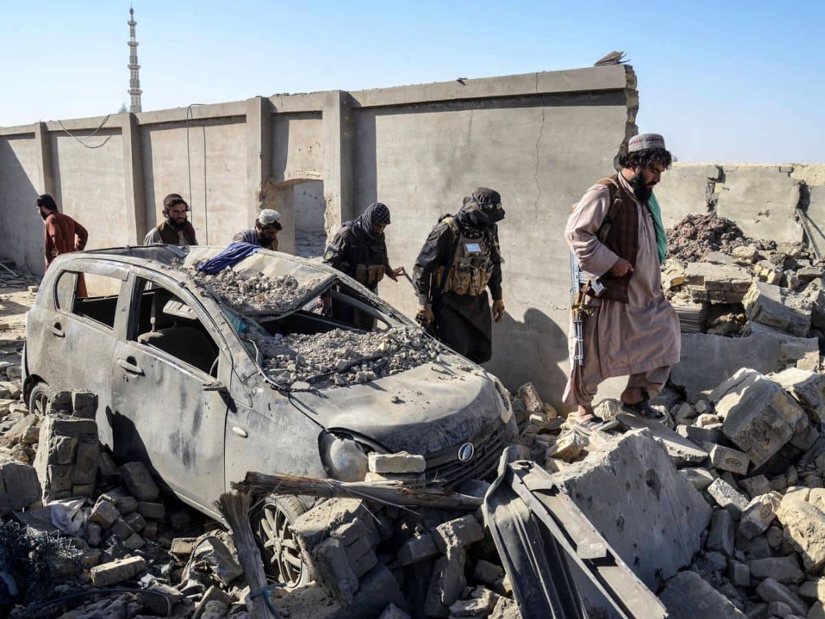 ইস্তানবুলের আলোচনা ভেস্তে যাওয়ার কারণ হিসাবে আসিফ জানিয়েছেন, কাবুলে কোনও ঐক্যবদ্ধ সরকার নেই৷ ওখানে ‘একটা ধর্মীয় গোষ্ঠী’ সরকার চালাচ্ছে বলে দাবি করেন আসিফ৷ আর তাছাড়া, ভারতের নাক গলানোও এই বৈঠক ভেস্তে যাওয়ার অন্যতম কারণ বলে উল্লেখ করেন তিনি৷ 