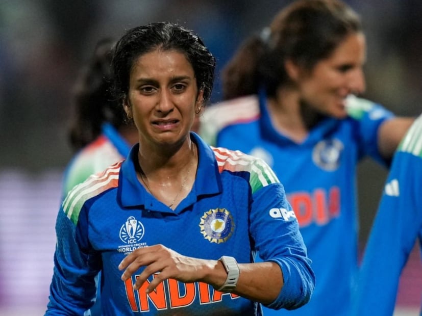 মহিলা টি-টোয়েন্টি বিশ্বকাপ সেমি ফাইনালের ‘প্লেয়ার অফ দ্য ম্যাচ’-এর পুরস্কার হাতে নিয়ে গত এক মাসের সেই অভাবনীয় জার্নির কথা শোনালেন জেমাইমা৷ কান্নায় ভেজা গাল, কণ্ঠে কৃতজ্ঞতা৷ ঈশ্বরের প্রতি, পরিবারের প্রতি, সহযোদ্ধাদের প্রতি কৃতজ্ঞতা৷ আর অস্বাভাবিক সহজতার সঙ্গে এক স্টেডিয়াম মানুষের সামনে বললেন তাঁর নিজের সঙ্গে নিজের লড়াইয়ের কথা৷ 