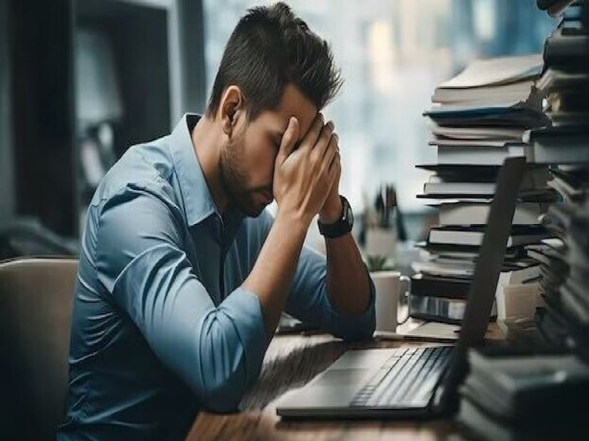 দশটি জিনিসের নাম আওড়াতে আওড়াতে বাজারের থলি হাতে বেরিয়েছিলেন। কিন্তু বাড়ি ঢুকলেন পাঁচটি জিনিস নিয়ে। বাকি পাঁচটি বেমালুম ভুলে গিয়েছেন! খুব স্বাভাবিক মনে হলেও, এর মধ্যেই লুকিয়ে রয়েছে এক মারাত্মক রোগের উপসর্গ। 