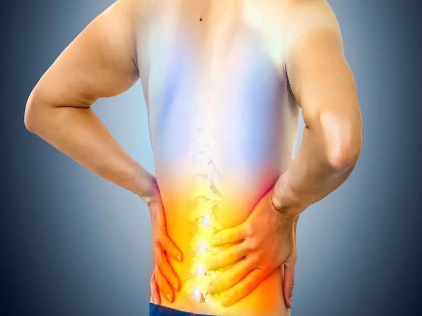 ব্যাকপেইন। ৩০-এর বেশি প্রত্যেকেরই প্রায় একই সমস্যা। আপনিও কি হঠাৎ কোমরের নিচে বা পিঠের একপাশে তীব্র ব্যথা অনুভব করছেন?