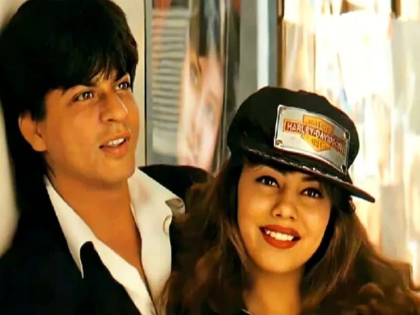 বলিউডের হটেস্ট কাপলের ভালবাসার গল্প বললে ভুল হবে না। শাহরুখ খান এবং গৌরী খান। তাঁদের ভালবাসার গল্প যে কোনও সিনেমার গল্পকেও হার মানাবে। শাহরুখের পাশাপাশি গৌরী খানও একজন জনপ্রিয় ব্যক্তিত্ব। গৌরী নিজে ইন্টেরিয়র ডিজাইন করেন। পাশাপাশি প্রযোজনা সংস্থাও রয়েছে। ব্যবসায়ী গৌরী ফ্যাশনের জগতেও বেশ উজ্জ্বল। বলিউডের হটেস্ট কাপলের ভালবাসার গল্প বললে ভুল হবে না। শাহরুখ খান এবং গৌরী খান। তাঁদের ভালবাসার গল্প যে কোনও সিনেমার গল্পকেও হার মানাবে। শাহরুখের পাশাপাশি গৌরী খানও একজন জনপ্রিয় ব্যক্তিত্ব। গৌরী নিজে ইন্টেরিয়র ডিজাইন করেন। পাশাপাশি প্রযোজনা সংস্থাও রয়েছে। ব্যবসায়ী গৌরী ফ্যাশনের জগতেও বেশ উজ্জ্বল।