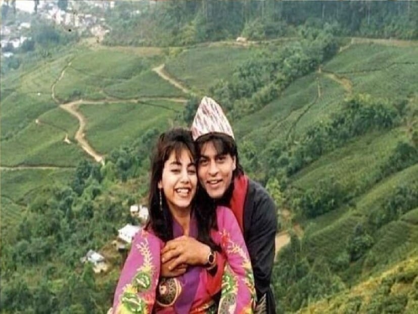 শেষ পর্যন্ত দার্জিলিংয়েই হয়েছিল শাহরুখ-গৌরীর হানিমুন। এই সেই হানিমুনের ভাইরাল ছবি।