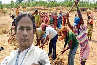 ১০০ দিনের কাজ অবিলম্বে শুরুর নির্দেশ...! ৪৬০০ কোটি বকেয়া টাকা নিয়ে কেন্দ্রের হলফনামা তলব