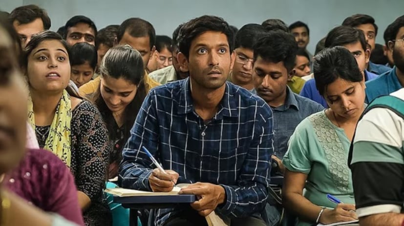 সম্প্রতি গোয়ায় অনুষ্ঠিত ৫৬তম আন্তর্জাতিক চলচ্চিত্র উৎসবে বিধু বিনোদ চোপড়া জানান যে, বিক্রান্ত ম্যাসি এবং মেধা শঙ্করের '12th Fail ' ছবিটি দেখার পর একটি ওটিটি প্ল্যাটফর্ম তাঁদের চুক্তি বাতিল করেছিল। (ছবির ক্রেডিট: IMDb)