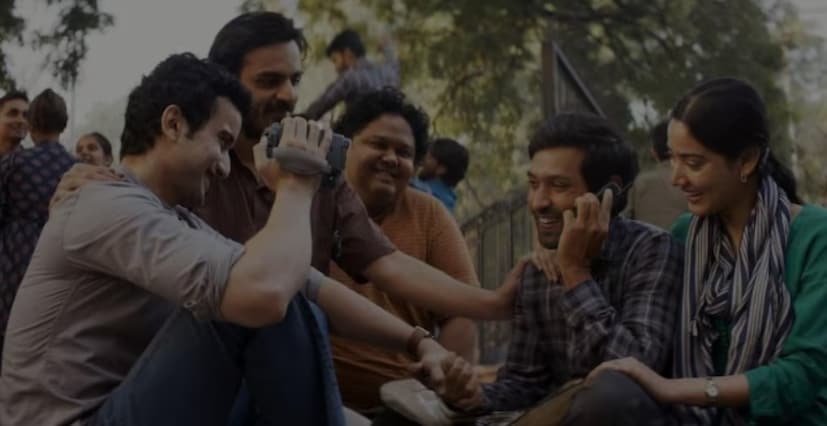 বিধু বিনোদ চোপড়া আরও জানান যে তাঁর স্ত্রী এবং ফিল্ম ক্রিটিক অনুপমা চোপড়াও এই ছবিটি হলে মুক্তি না করানোর পরামর্শ দিয়েছিলেন। তিনি বলেন, 