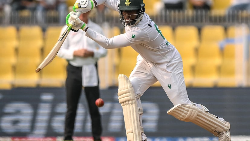  দক্ষিণ আফ্রিকার হয়ে এশিয়ার পিচে বরাবরই তুরুপে তাস তিনি। ভারত সফরের আগে পাকিস্তানের ব্যাটে বলে ম্যান অফ দ্য সিরিজ হয়ে ছিলেন তিনি। গোটা টেস্ট সিরিজে মোট ১১ উইকেট এবং ৮৯ রান করে রাওয়ালপিণ্ডি টেস্টে সফল ক্রিকেটার হিসাবে নাম উঠে আসে তাঁর।