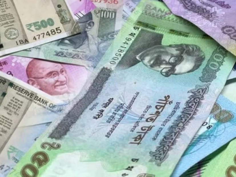 এই অবস্থায় ভারত-বাংলাদেশ, দুই দেশের সম্পর্কের প্রসঙ্গ উঠেছে বার বার। এই পরিস্থিতিতে ভারতীয় মুদ্রার তুলনায় কোথায় গিয়ে দাঁড়াল বাংলাদেশি টাকার দাম? কী বলছে আজকের রেট? দেখে নেওয়া যাক আজ এই প্রতিবেদনে।