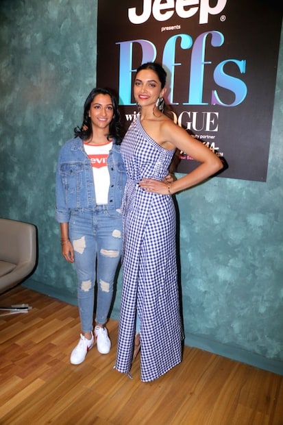 *দীপিকা পাড়ুকোন এবং আনিশা পাড়ুকোন: তার সুপারস্টার বোনের বিপরীতে, আনিশা পাড়ুকোন তারকাখ্যাতির চেয়ে খেলাধুলাকে বেছে নিয়েছিলেন। একজন পেশাদার গল্ফার হিসেবে তিনি বেশ কয়েকটি টুর্নামেন্টে ভারতের প্রতিনিধিত্ব করেছেন এবং মিডিয়ার নজর থেকে দূরে থাকেন।