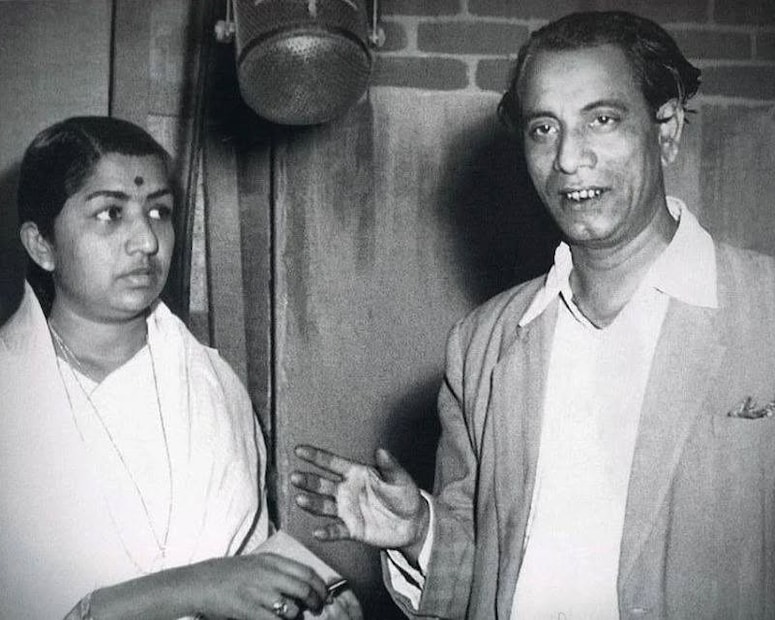 ১৯২৪ সালে, গোলাম চলচ্চিত্রের জন্য সুরকার হিসেবে তার স্বপ্ন পূরণের জন্য বম্বে চলে আসেন। আট বছরের নিরলস প্রচেষ্টার পর তিনি রাজা ভর্তারি (১৯৩২) সিনেমায় তবলাবাদক হিসেবে প্রথম ব্রেক পান, যেখানে তিনি মাসে ১০০ টাকা বেতন পেতেন। তিনি এক দশকেরও বেশি সময় ধরে কিংবদন্তি সুরকার নওশাদকে সহায়তা করেছিলেন, চলচ্চিত্র সঙ্গীতের সূক্ষ্মতা আত্মস্থ করেছিলেন এবং ১৯৪৭ সালে টাইগার কুইন সিনেমায় স্বাধীনভাবে আত্মপ্রকাশ করেছিলেন। 