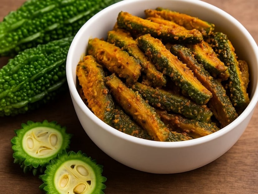 *করলা দিয়ে ঢেঁড়স খাওয়া এড়িয়ে চলুনঃ করলা গরম প্রকৃতির, অন্যদিকে ঢেঁড়স ঠান্ডা প্রকৃতির। যখন দুটি একসঙ্গে খাওয়া হয়, তখন এটি শরীরে বাত এবং পিত্তের ভারসাম্যহীনতা সৃষ্টি করতে পারে। এটি সরাসরি পেট এবং পাচনতন্ত্রের উপর প্রভাব ফেলে, যার ফলে অ্যাসিডিটি, গ্যাস এবং বদহজমের মতো সমস্যা দেখা দেয়। অতএব, একই দিনে বা একই খাবারে এই দুটি সবজি খাওয়া এড়িয়ে চলুন।*করলা দিয়ে ঢেঁড়স খাওয়া এড়িয়ে চলুনঃ করলা গরম প্রকৃতির, অন্যদিকে ঢেঁড়স ঠান্ডা প্রকৃতির। যখন দুটি একসঙ্গে খাওয়া হয়, তখন এটি শরীরে বাত এবং পিত্তের ভারসাম্যহীনতা সৃষ্টি করতে পারে। এটি সরাসরি পেট এবং পাচনতন্ত্রের উপর প্রভাব ফেলে, যার ফলে অ্যাসিডিটি, গ্যাস এবং বদহজমের মতো সমস্যা দেখা দেয়। অতএব, একই দিনে বা একই খাবারে এই দুটি সবজি খাওয়া এড়িয়ে চলুন। 