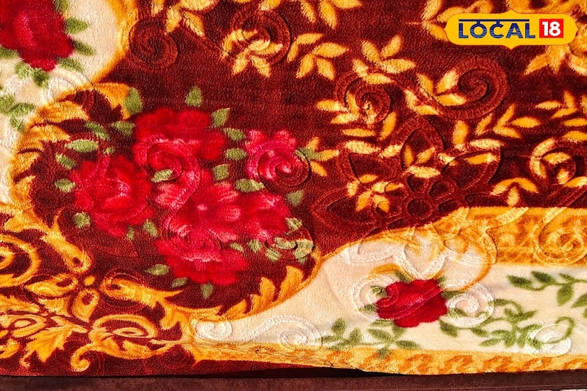 *কম্বল শুকানোর বা ধোয়ার পর, কম্বলে কয়েক ফোঁটা ল্যাভেন্ডার বা লেবুর এসেনশিয়াল অয়েল ছড়িয়ে দিন। এটি দীর্ঘ সময়ের জন্য এর সতেজতা ধরে রাখতে সাহায্য করবে।