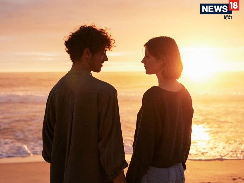 মিলেনিয়ালরা বিবাহকে এমন একটি 'পার্টনারশিপ' হিসেবে দেখে থাকেন, যেখানে সম্পর্কের উভয় অংশীদারই সমান দায়িত্ব ভাগ করে নেন নিজেদের মধ্যে। Gen Z এক্ষেত্রে আরও এগিয়ে। মানসিক স্বাস্থ্য, ব্যক্তিগত অগ্রাধিকার এবং মানসিক সামঞ্জস্য বা ব্যালান্স রাখা তাদের কাছে সম্পর্ক বা বিয়ের ক্ষেত্রে আরও বেশি গুরুত্বপূর্ণ।