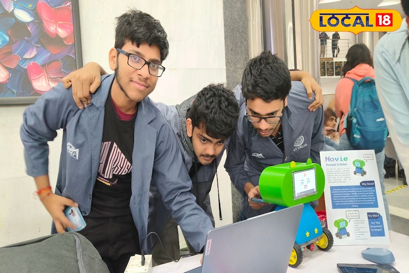 ছাত্রদের দাবি, এই রোবটটি সর্বদা মানুষের সঙ্গে কথা বলবে এবং তাদের যে কোনও প্রশ্নের উত্তর দেবে। সম্প্রতি আইআইটি দিল্লির ম্যানুফ্যাকচারিং ইনোভেশন শোতে আকর্ষণের কেন্দ্র হয়ে উঠল এই বিশেষ রোবটটি। রীতিমতো চমকে দেবে বিশেষ এই রোবটের ফিচার!