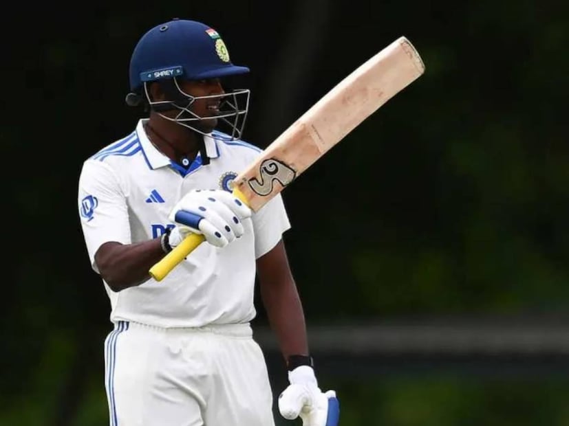 ভারত সাই সুদর্শনকে টেস্টে তিন নম্বরে খেলানোর জন্য প্রস্তুত করছে। কিন্তু তিনি এখনো ততটা কার্যকর হয়ে উঠতে পারেননি। বাঁহাতি এই ব্যাটারকে এখনো তিন নম্বর স্থানে পুরোপুরি প্রতিষ্ঠিত করা যায়নি। কোচ এবং বিশ্লেষকরা তাঁর ব্যাটিংয়ে প্রযুক্তিগত ত্রুটির দিকে আঙুল তুলেছেন, বিশেষ করে লেগ-স্টাম্পে এবং শর্ট বলের বিরুদ্ধে তাঁর দুর্বলতার বিষয়ে। তবে ভারতীয় ব্যাটিং কোচ সিতাংশু কোটক প্রকাশ্যে বলেছেন যে তিনি এসব সমস্যা সম্পর্কে সচেতন এবং সেগুলো দূর করার জন্য কঠোর পরিশ্রম করছেন।