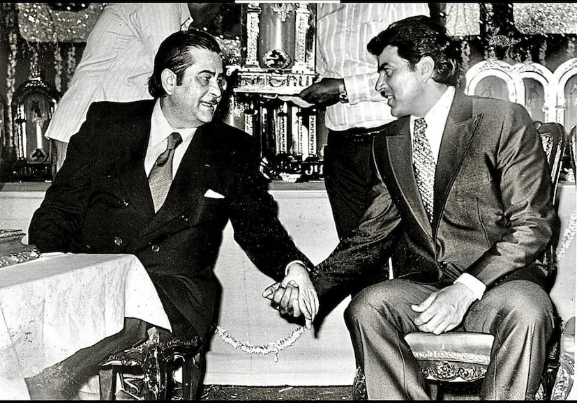 তাঁর শেষ ছবি ইক্কিস মুক্তি পেতে চলেছে ডিসেম্বর মাসে। শ্রীরাম রাঘবন পরিচালিত এই জীবনীভিত্তিক যুদ্ধ-নাটকে অভিনয় করেছেন অমিতাভ বচ্চনের নাতি অগস্ত্য নন্দা এবং জয়দীপ আহলাওয়াত।