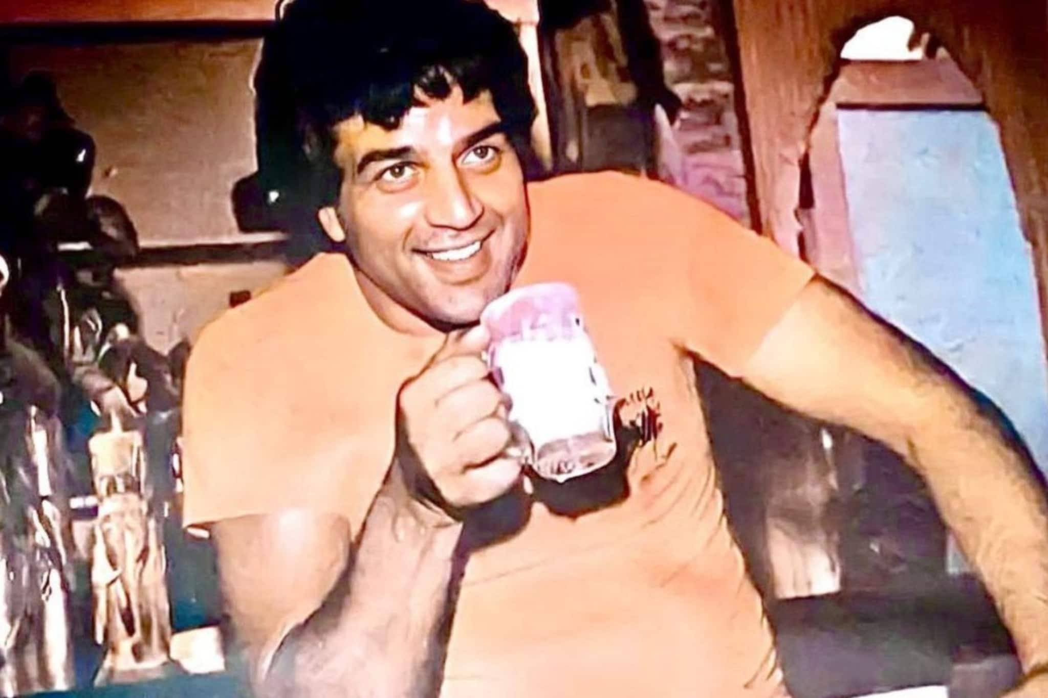 Dharmendra Passes Away: এক যুগের অবসান... প্রয়াত ধর্মেন্দ্র! এক নজরে তাঁর অদেখা কিছু ছবি