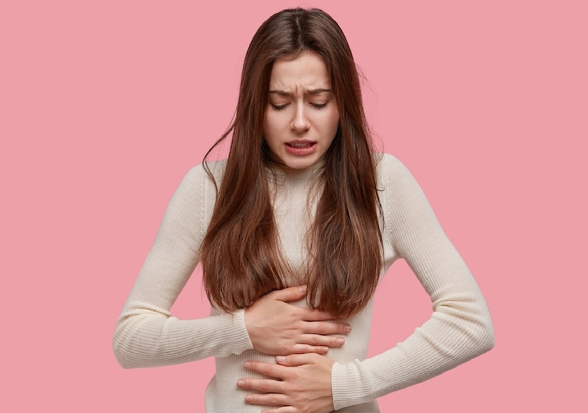 স্ট্রেস ম্যানেজমেন্টও সমানভাবে গুরুত্বপূর্ণ। বয়ঃসন্ধিকালে হরমোনের পরিবর্তন মেজাজ, একাগ্রতা এবং ঘুমকে প্রভাবিত করতে পারে। গভীর শ্বাস-প্রশ্বাস ত্যাগ, জার্নাল বা হালকা শারীরিক কার্যকলাপ মেয়েদের এই ওঠানামা মোকাবিলা করতে সাহায্য করতে পারে। স্কুল এক্ষেত্রে কাউন্সেলর বা স্বাস্থ্যসেবা পেশাদারদের নেতৃত্বে কর্মশালা আয়োজন আশ্বস্ত করার জন্য নিরাপদ স্থান তৈরি করতে পারে। Photo- Representative