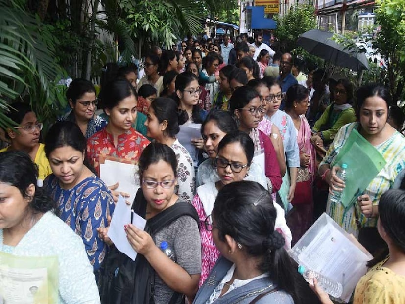সংশ্লিষ্ট প্রার্থীদের প্রার্থী পদ বাতিল করা হবে নাকি প্রয়োজনে নম্বর কমিয়ে দেওয়া হবে তা নিয়ে সিদ্ধান্ত শীঘ্রই নেবে এসএসসি। (প্রতীকী ছবি)