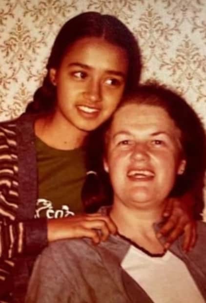 অমলার ব্যক্তিগত জীবন সম্পর্কে বেশিরভাগ তথ্যই তাঁর বিবাহিত জীবন সম্পর্কেই সকলে জানেন। অভিনেতা নাগার্জুনের স্ত্রী অমলার এক পুত্র সন্তান রয়েছে যার নাম অখিল আক্কিনেনি। এটি ছিল নাগার্জুনের দ্বিতীয় বিবাহ। অভিনেতা নাগা চৈতন্য তাঁর প্রথম বিবাহের পুত্র। সম্প্রতি অমলা তার বিদেশী মা এবং বাঙালি বাবার জীবন সম্পর্কে যে কিছু কথা খুলে বলেছেন, তার কিছু বিষয় সোশ্যাল মিডিয়ায় নজর কেড়েছে।