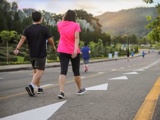 শুধু হাঁটলেই হবে না, হাঁটার সময় হাতের চলাচলও সঠিক হতে হবে, তবেই কমবে ওজন